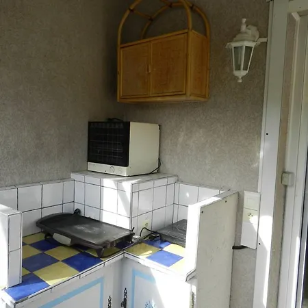 Apartment T2 Avec Piscine, Terrasse 17m² Et Parking - Proche Plage Et Commerces - Fr-1-251-769