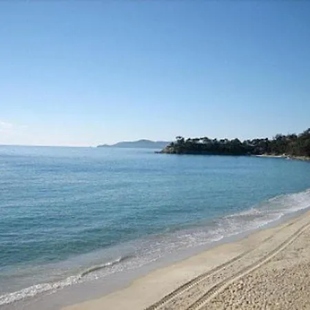 T2 Avec Piscine, Terrasse 17m² Et Parking - Proche Plage Et Commerces - Fr-1-251-769 * Le Lavandou